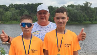 Харьковские гребцы завоевали золотые награды на чемпионате Киева