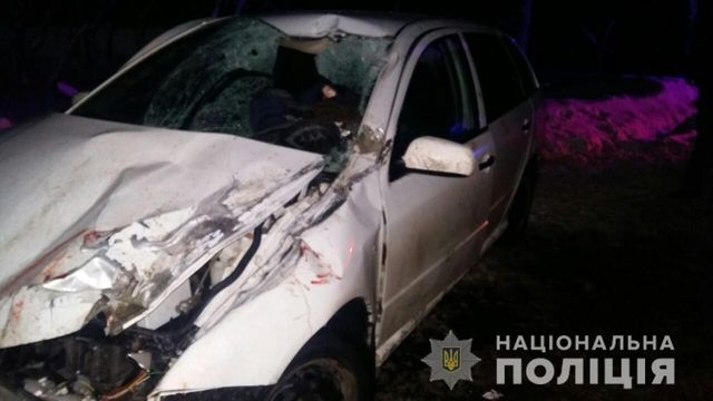 Водитель был сбит насмерть во время установки знака об аварии