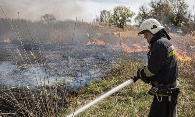 В Киевском районе Харькова жители спровоцировали масштабный пожар