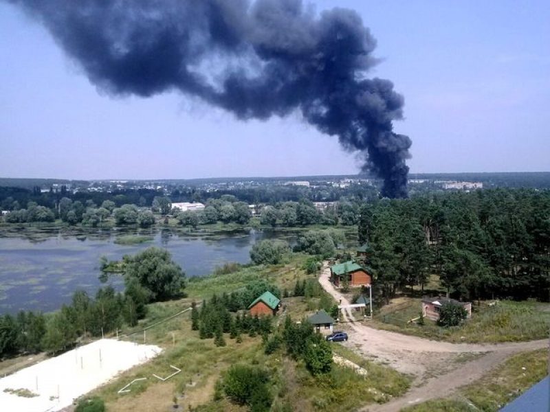 Клуб дыма из-за пожара в Подворках было видно в Харькове