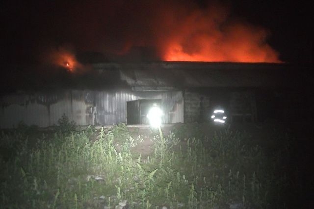 В Дергачевском районе всю ночь тушили пожар