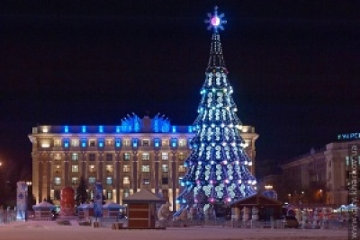 На площади Свободы открылась главная елка города