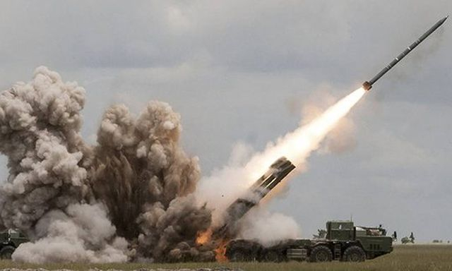 Противник продолжает обстреливать города и поселки, но успехов на фронте не имеет