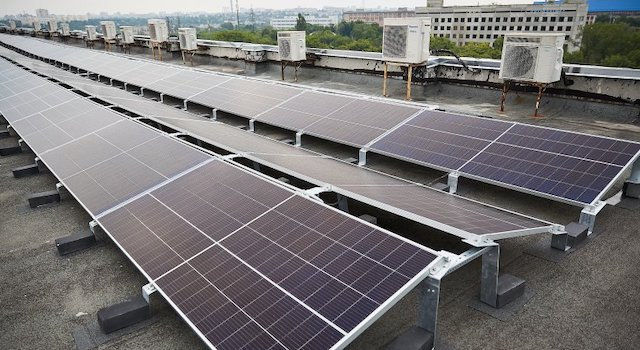 В городской больнице № 17 Харькова открыли солнечную электростанцию