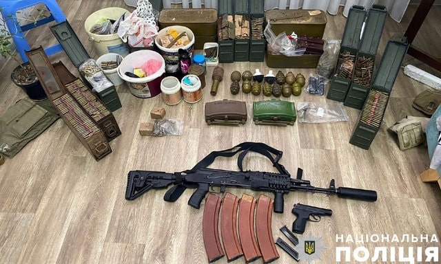 Разоблачен незаконный канал сбыта оружия и боеприпасов
