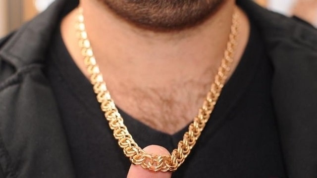 Золотые мужские цепочки: как и с чем носить, обзор модных образов (фото)