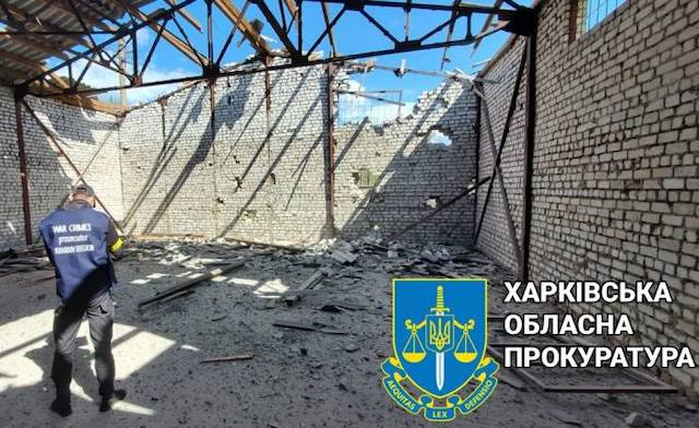 Под вражеский обстрел попала Мерефа – повреждены жилые дома