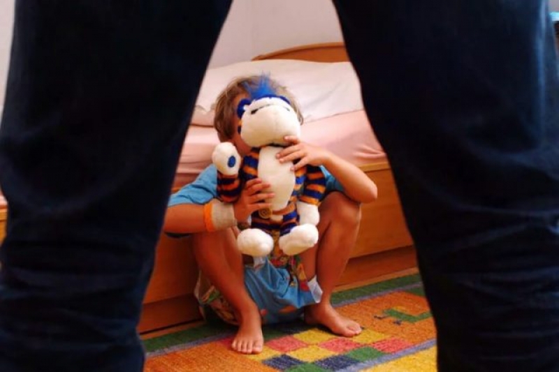 В Харькове отец совращал своих малолетних детей