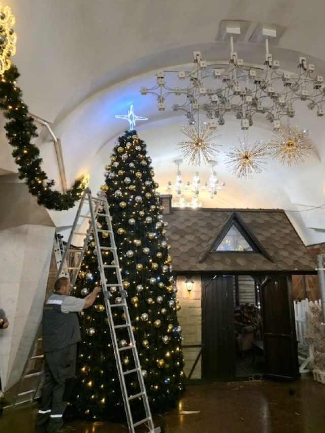 Харьковская подземка готовится подарить пассажирам Рождественско-Новогоднюю сказку