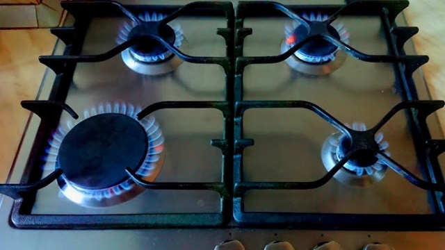 В Казачьей Лопани двое жителей отравились продуктами горения газа