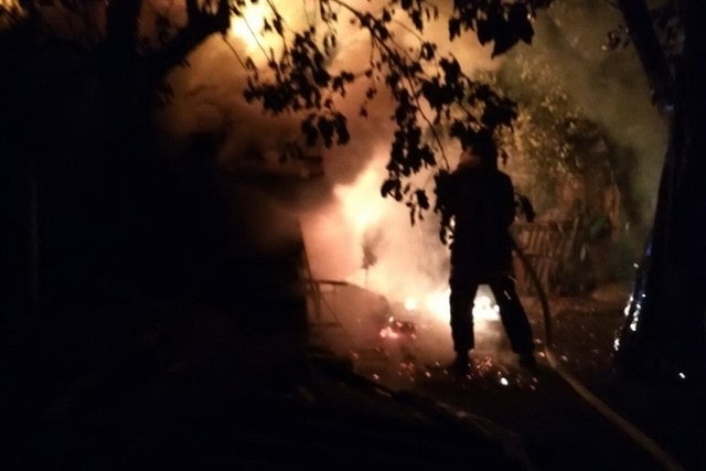 Неосторожное обращение с огнем отправило горожанина на больничную койку