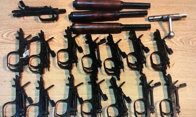 Жительницу Харькова подозревают в контрабанде комплектующих к огнестрельному оружию