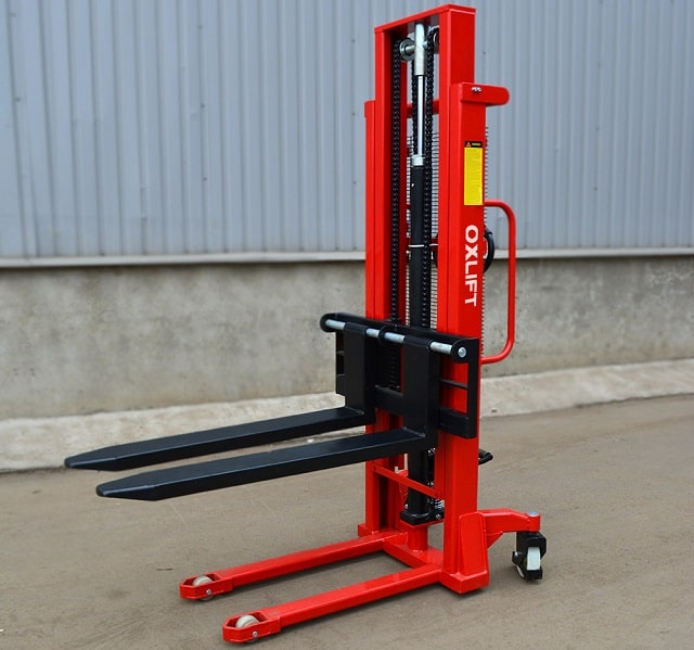 Штабелер ручной гидравлический: особенности, эксплуатация, обслуживание