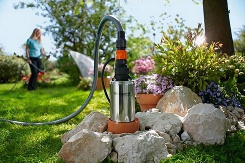 Какой насос лучше для колодца и скважины: погружной или поверхностный?