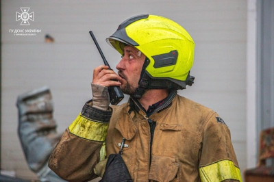 В результате атаки БПЛА возник пожар на площади 1000 квадратных метров (фото)