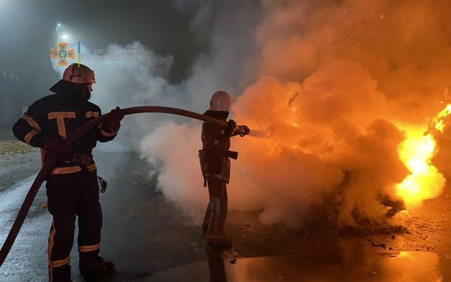 В Люботине во время ДТП полностью сгорел легковой автомобиль (фото)