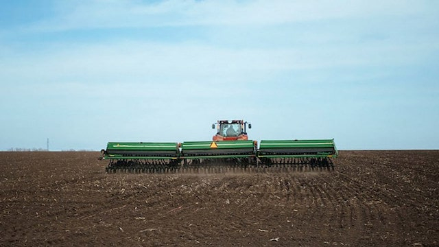 Аграрии Харьковщины засеяли 15% запланированных площадей