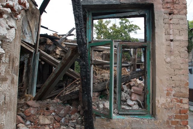 Поздним вечером в Лозовой обрушился частный дом