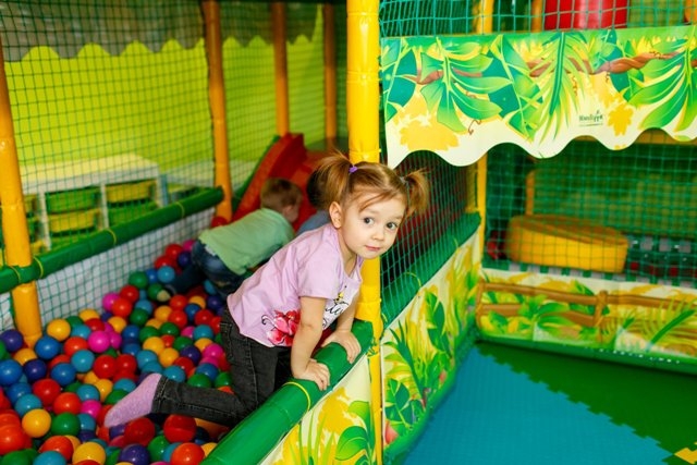 Детские надувные батуты и игровые лабиринты как бизнес: советы и рекомендации