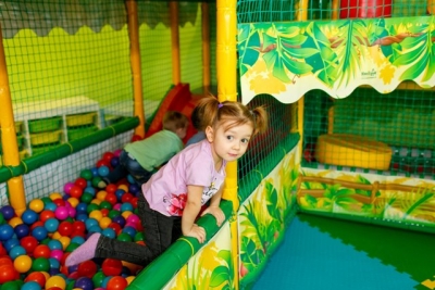 Детские надувные батуты и игровые лабиринты как бизнес: советы и рекомендации