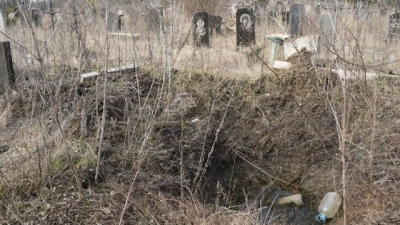 В мэрии Харькова пообещали разминировать кладбище № 17