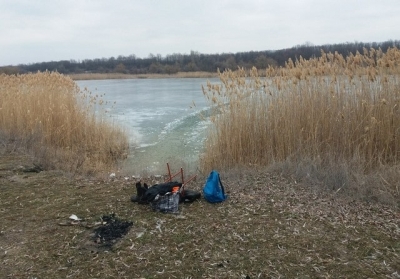 Спасатели разыскали тела двух рыбаков в водоеме