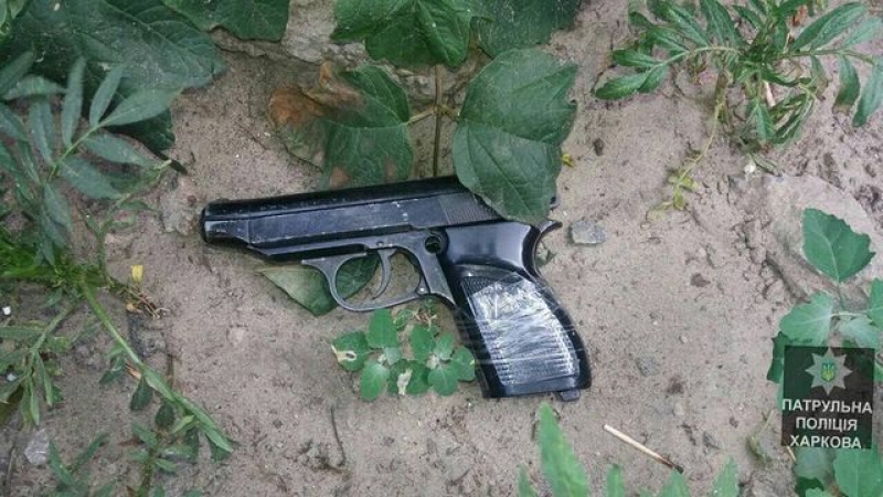 По Харькову разгуливал мужчина с подозрительным снаряжением