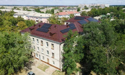 Британские компании передали СЭС с батареями резервного питания для Слобожанской больницы