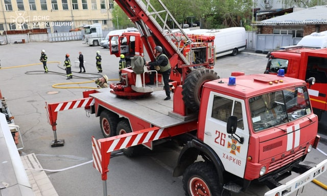 В Харькове – масштабный пожар на предприятии