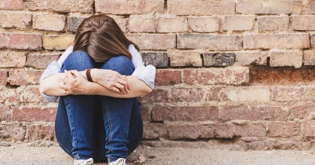 Мать девочки-подростка предстанет перед судом за издевательства над дочерью