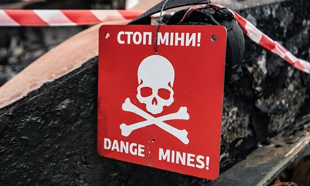 На территории Купянского района на мине подорвался мужчина