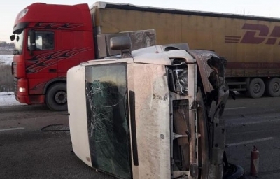 Под Харьковом перевернулся автобус из Люботина (фото)