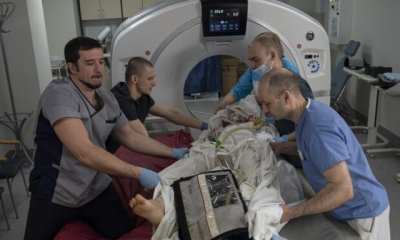 Врачи, спасающие жизни украинских защитников, перечислили премию на покупку томографа