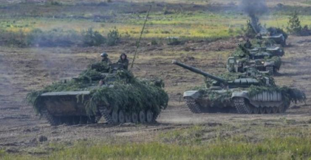 Россияне стягивают танковое подразделение к границе с Украиной