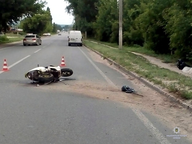 Под Харьковом – смертельная авария с участием автобуса и скутера (фото)