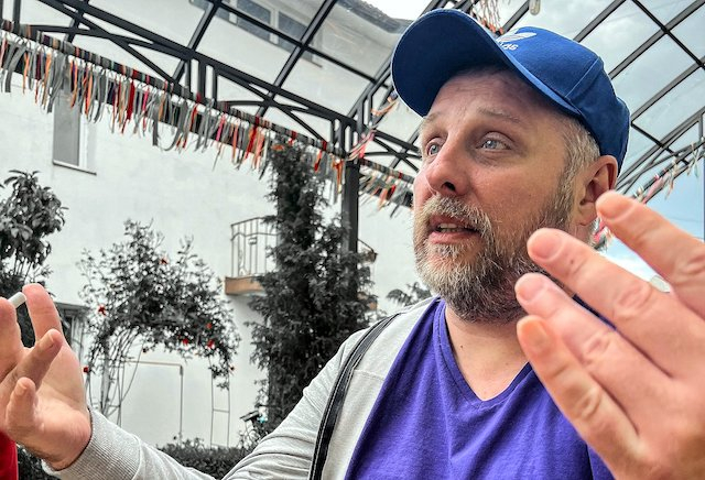 На площади Свободы в Харькове открылась выставка плакатов Никиты Титова