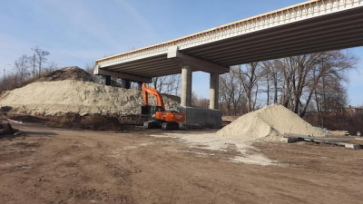 Взорванный в 2022-ом году мост восстановлен уже наполовину