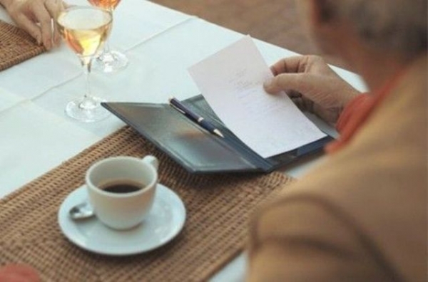 Харьковчанин отказался оплатить счет на 3000 грн.