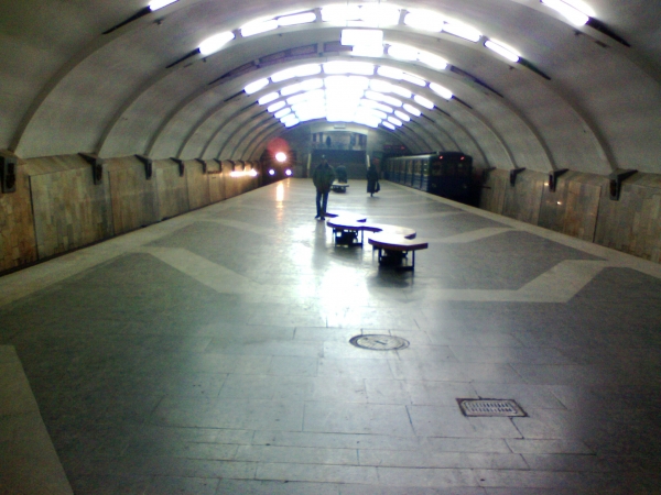 Метро стали пользоваться меньше граждан