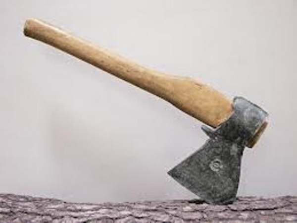 Мужчина убил отца топором