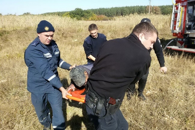 В Красноградском районе 82-летний пастух едва не утонул в болоте