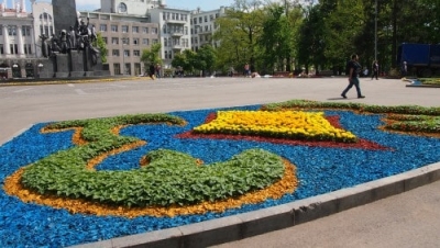 Харьковские аллеи заполонили пестрые островки (фото)