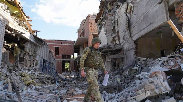 Оккупанты обстреливали мирных жителей из РСЗО, атаковали «КАБами» и FPV-дронами