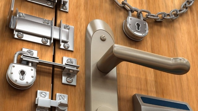 Аварийное вскрытие и замена дверных замков от UALOCK: что это такое и как происходит