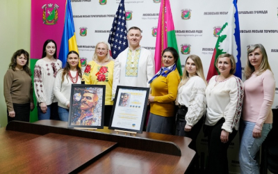 Картины художников Лозовской громады выставлены на благотворительной выставке в США