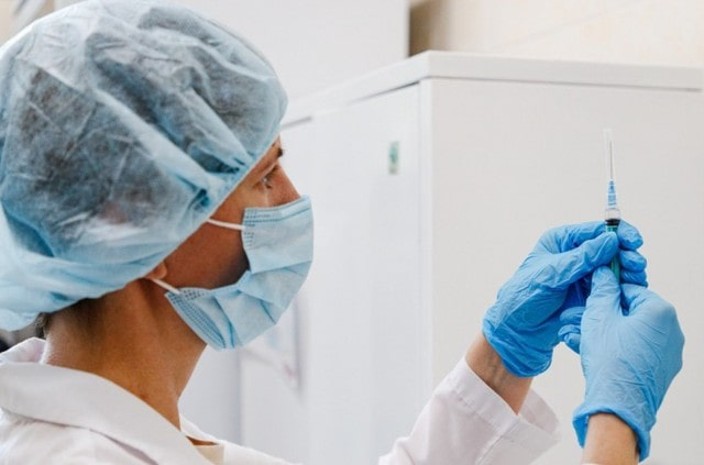 Харьковщина оказалась в лидерах вакцинации от коронавируса