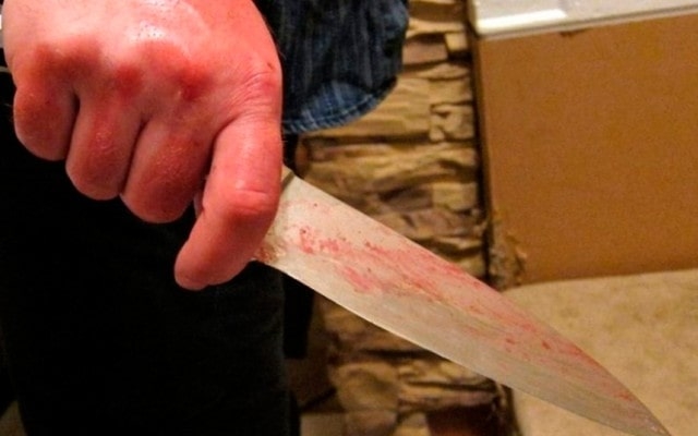 Ночью в Харькове тяжело ранили женщину