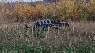 В Изюмском районе на мине подорвался трактор – пострадал механизатор