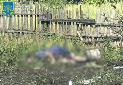 Во время обстрела поселка Слатино пострадала женщина