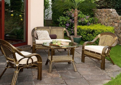 Вуличні меблі з ротангу: обираємо краще